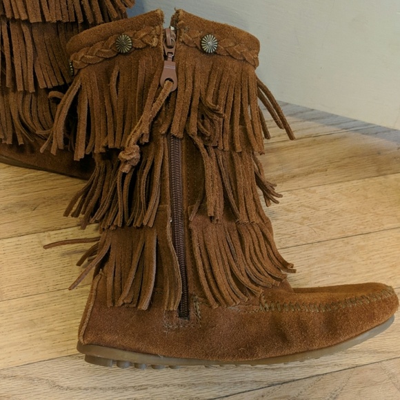 Minnetonka triple fringe boots - Picture 2 of 8